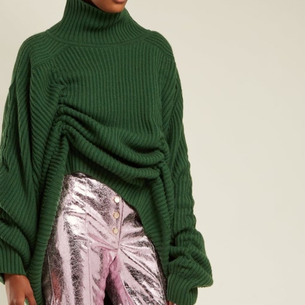ISO: HILLIER BARTLEY Oversized Gathered Sweater S